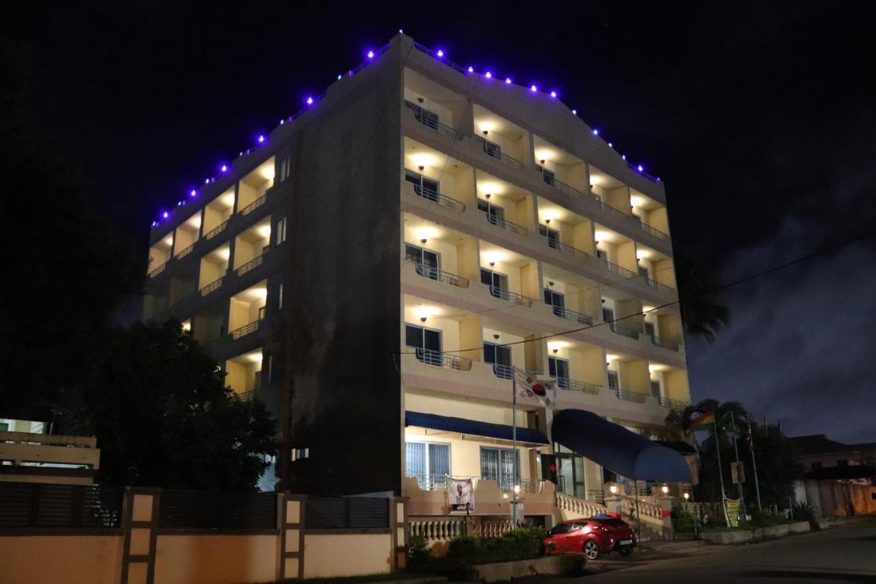 Maple Leaf Korean Hotel Achimota Exterior photo